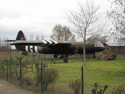 800px-Airspeed_Horsa_Benouville_France_Feb2008 (Medium).jpg