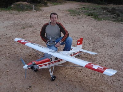 Javi con la Pilatus.JPG