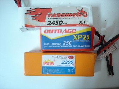 comparacion lipo outrage xp25 6sp 1300mah to metic 2450 3sp-2.JPG