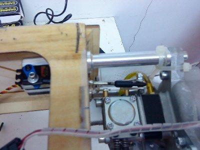 servo motor 2 [800x600].JPG