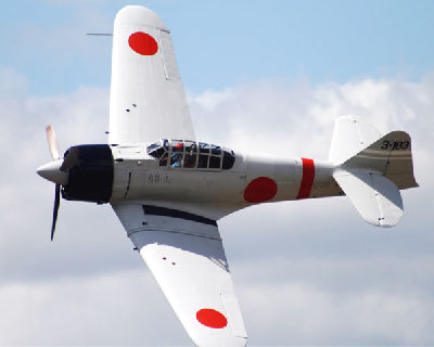 Mitsubishi-A6M-Zero-Kamikaze-Inflight2[1].jpg