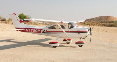 Cessna182_1.JPG