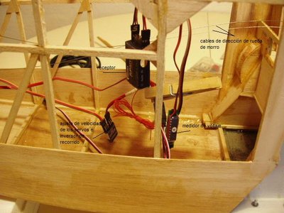 receptor y regulador de servos.JPG