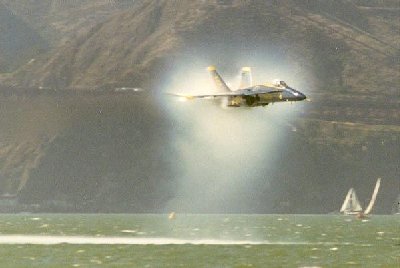 f18boom.jpg