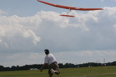 F3J launch, you see the guys at the other end pulling.jpg