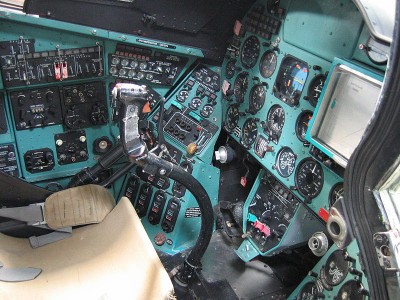 800px-Helicopter_Cockpit_Mil_Mi-24D_Hind[1].jpg