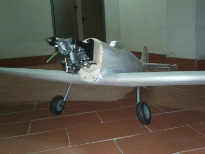 vista frontal spitfire.jpg