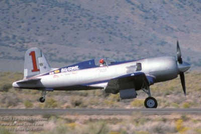 911553 F4U Super Corsair N31518 right side take-off l.jpg