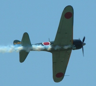 Mitsubishi_A6M_Zero_X-133_in_flight_at_PCDM_2009.JPG