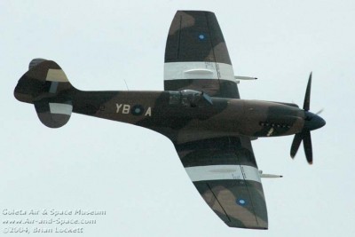 Dsc_0492 Spitfire Mk.XIV N54SF right side in flight l.jpg