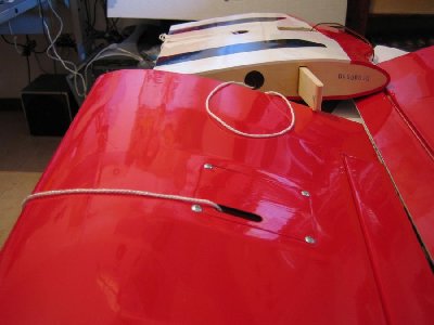 Cord for servo wire on main wing.jpg