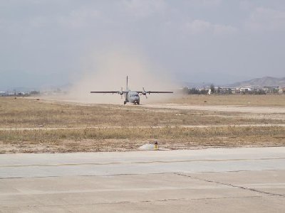 Avicar por la pista de tierra.JPG