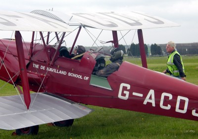 Dehav.dh82a.tigermoth.g-acdj.arp.jpg