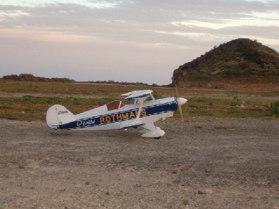 pitts rotman en la cabecera de pista.JPG