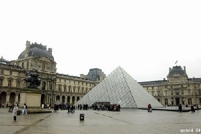 louvre1.jpg