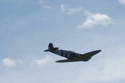 spitfire en vuelo1.jpg