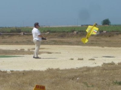 Sami con un katana de tabla.JPG