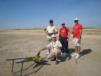 Piloto y ayudantes.JPG